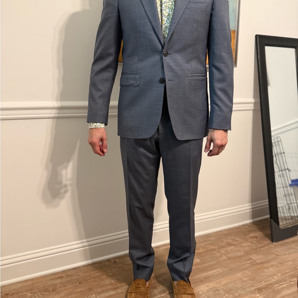 38r Burberry London light blue melange suit